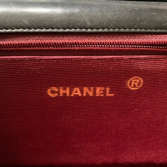 ✨ SOLD ✨ CHANEL Vintage lambskin shoulder bag 24K gold quilted classic chain - Picture 9 of 13